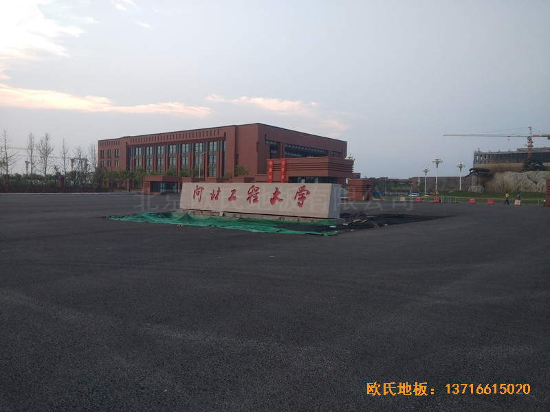 �ӱ����̴�W(xu��)��У�^(q��)�@���^�w��ľ�ذ尲�b����0